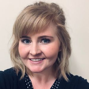 Meet your Posher, Whitney